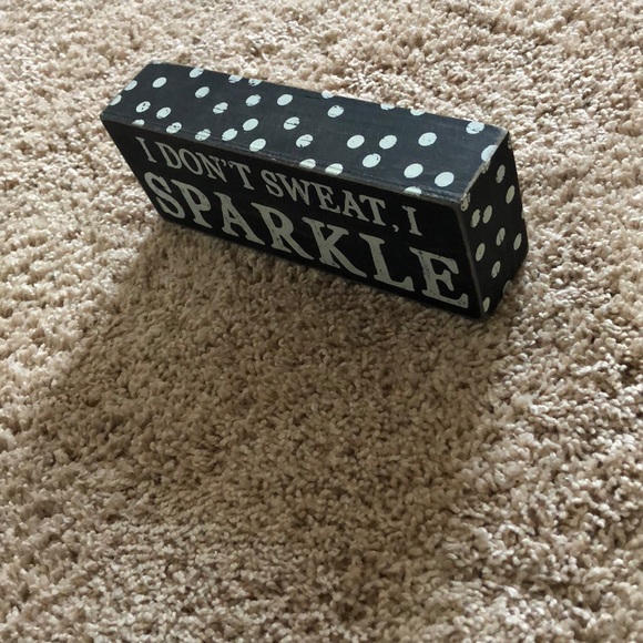 Room decor - Picture 4 of 4